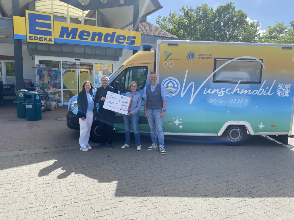 Übergabe im EDEKA Markt Mendes in Dorum